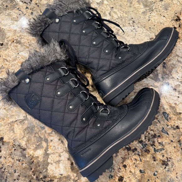 Sorel Women's Waterproof Winter Boots - Size 8 - Picture 1 of 5